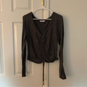Cropped Ling Sleeve Top